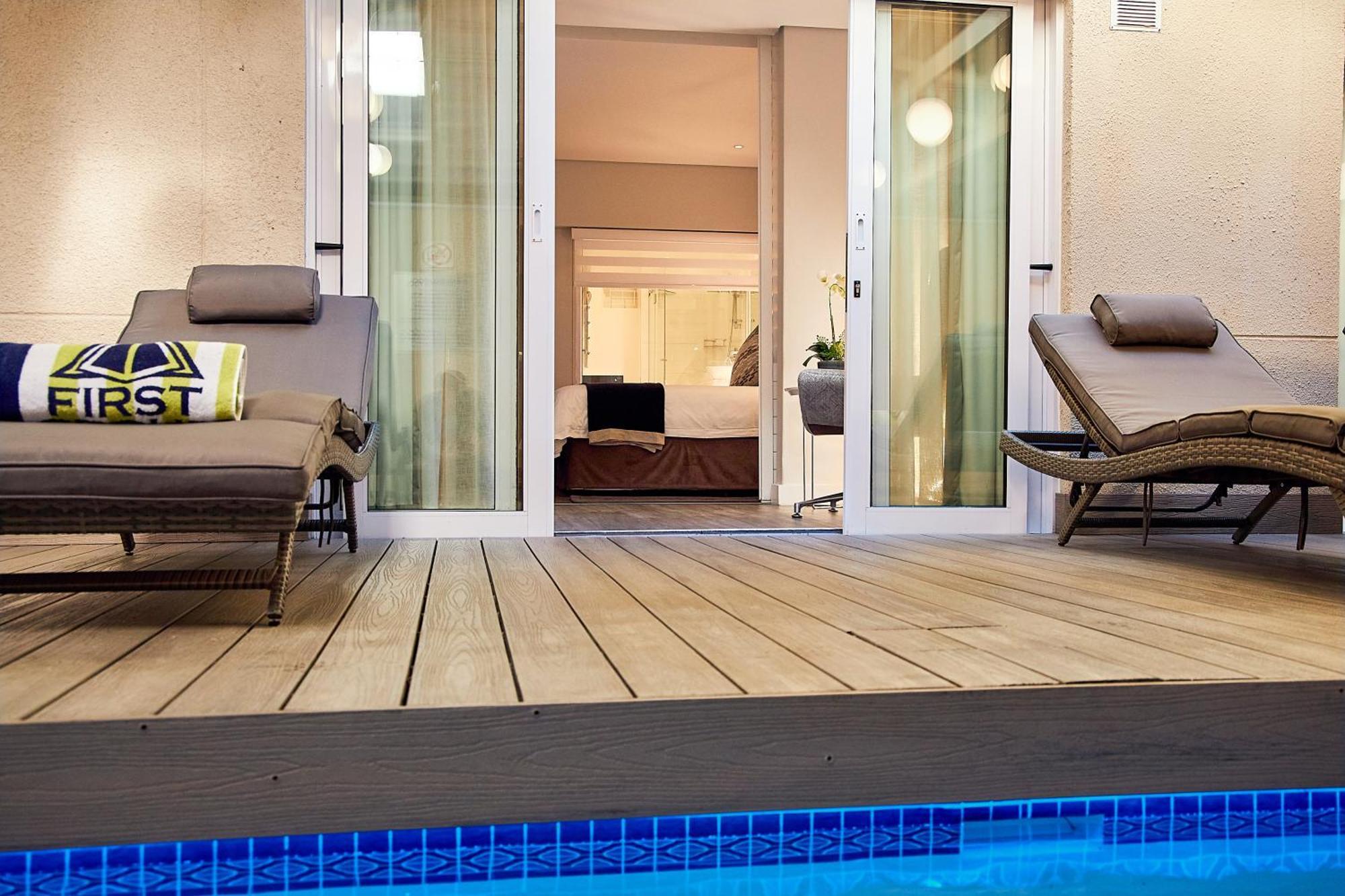 First Group Riviera Suites Kapstaden Exteriör bild