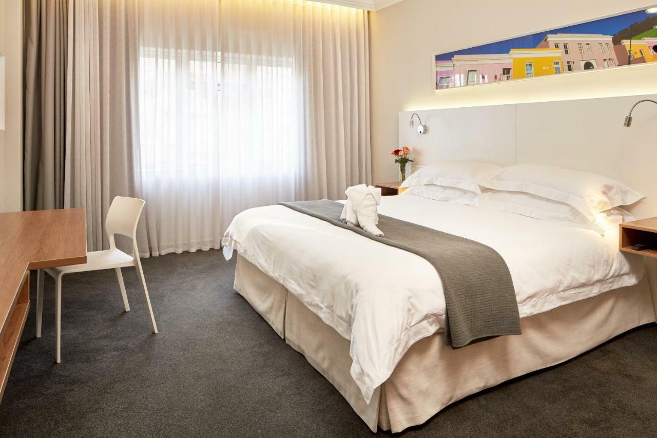 First Group Riviera Suites Kapstaden Exteriör bild